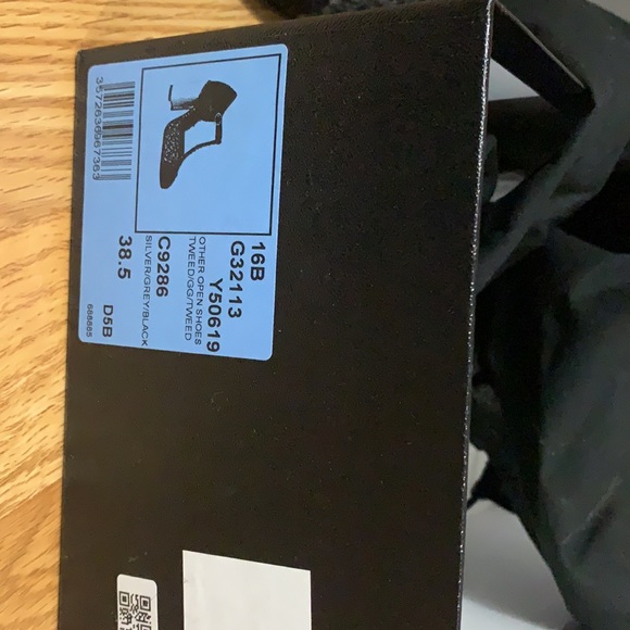 Chanel Tweed T-Strap Pumps, 38.5 - Picture 6 of 7